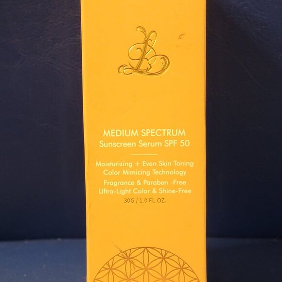 Forever Bloom Biomimic Foundation Medium Tone NIB SPF50 - Picture 3 of 10